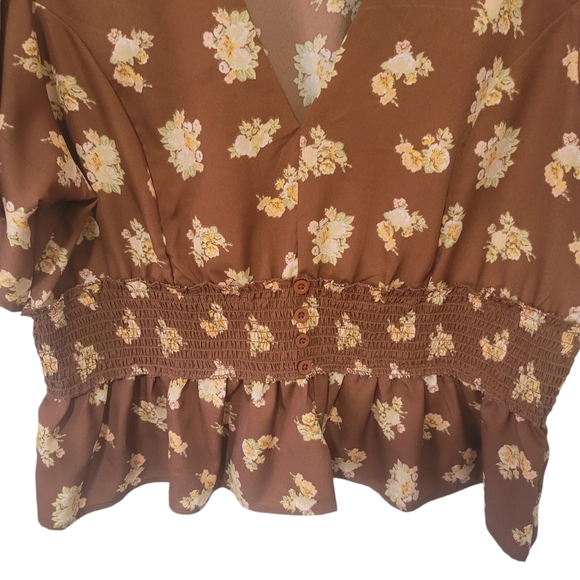 Live 4 Truth Floral Peasant Style Blouse w/ Short Bell Sleeves - XL - Picture 3 of 7
